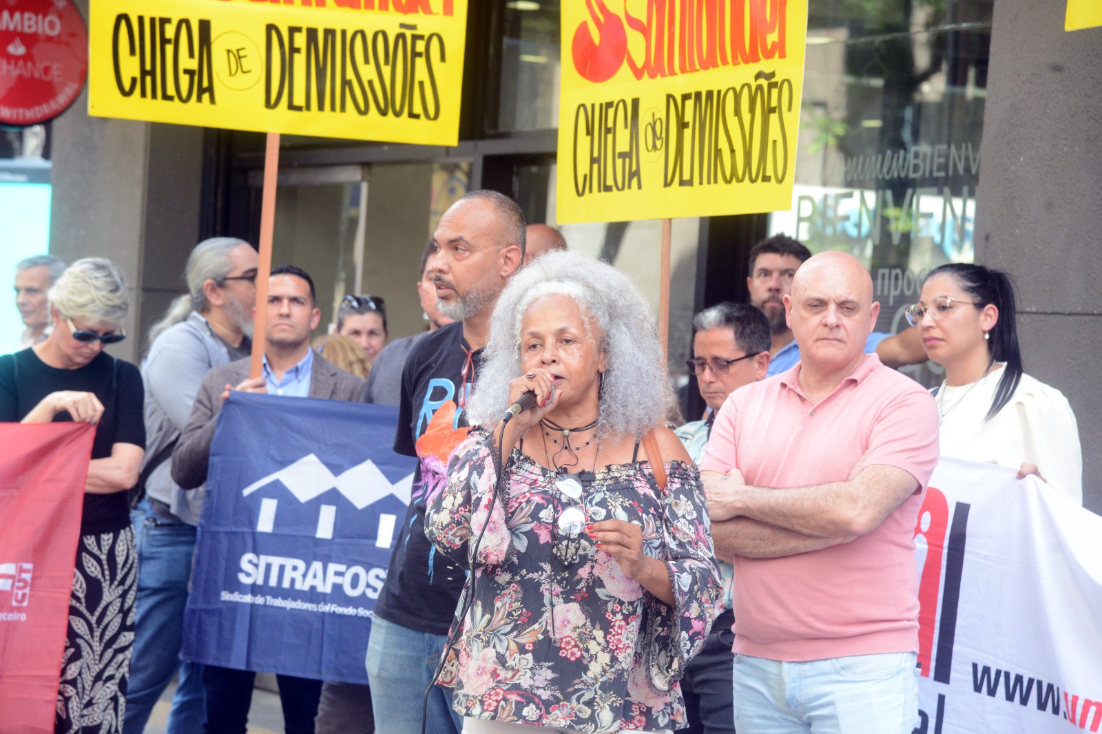 Trabalhadores contra demissões no Santander - RJ