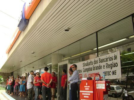 Dia Nacional de Luta mobiliza bancários do Itaú Unibanco em todo o país