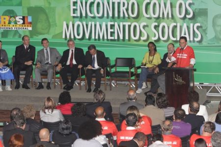 CUT vai ao encontro dos movimentos sociais com Lula e cobra mínimo de R$ 580