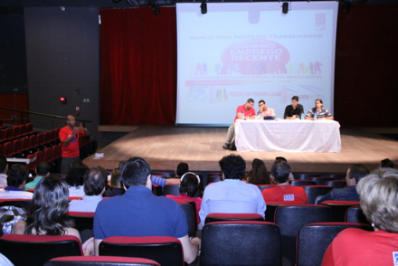 Delegados sindicais do BB de Brasília debatem estratégias para a Campanha