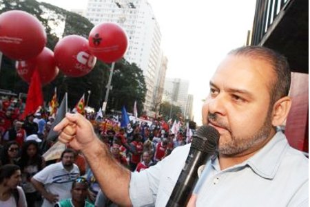 Dia Nacional de Mobilização reúne 5 mil manifestantes e paralisa Paulista