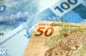 Dieese aponta que mínimo de R$ 788 atinge maior valor real desde 1983