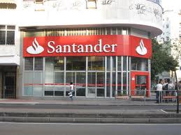 Santander é condenado a reintegrar bancário demitido por antiguidade