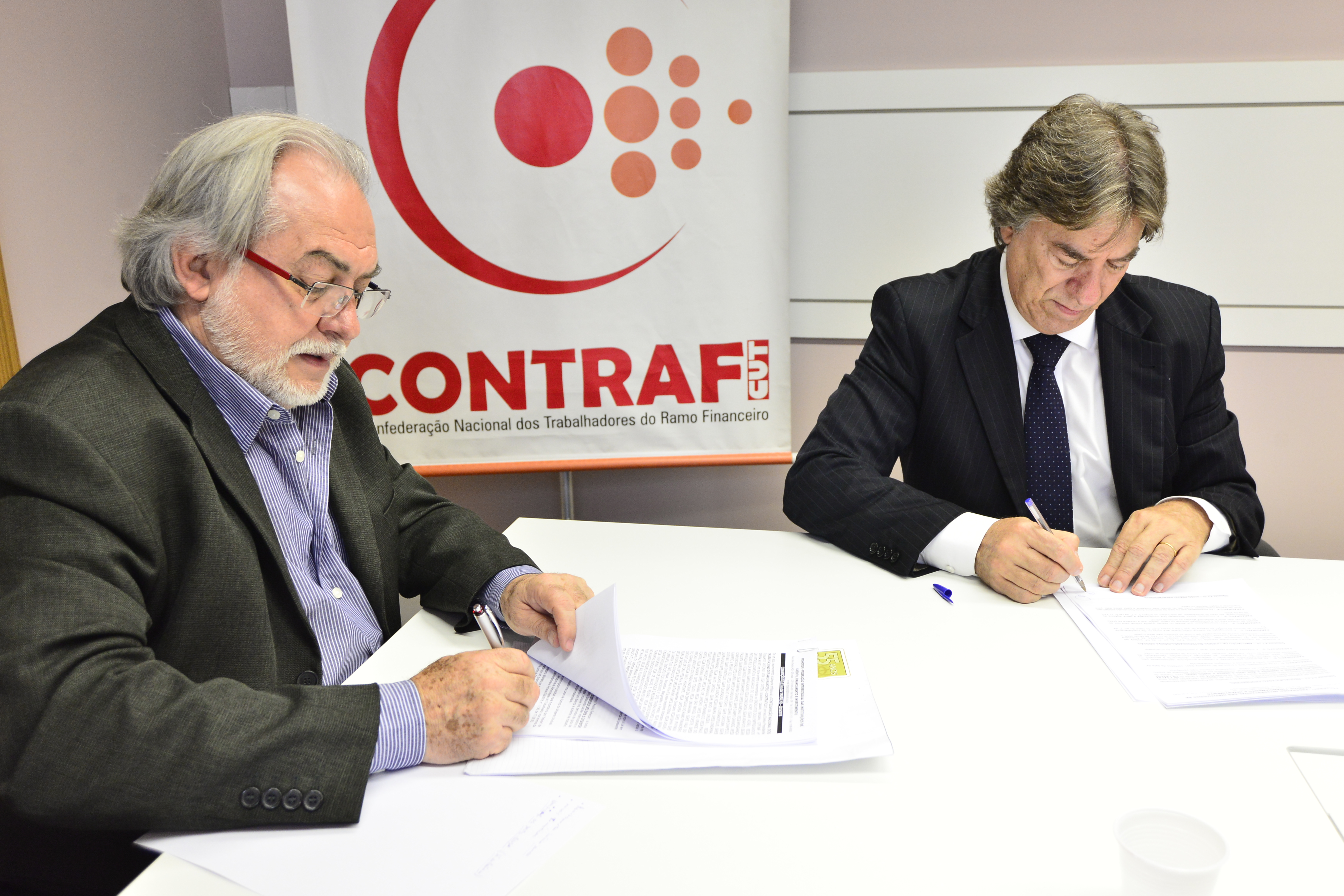 Contraf-CUT e Fenacrefi assinam Acordo Coletivo 2015/2016
