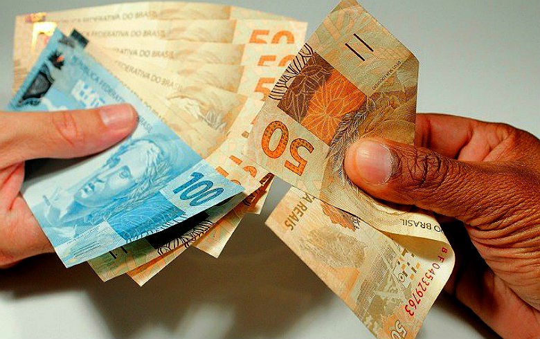 Salário mínimo deveria ser de R$ 4.400 para família com quatro pessoas, segundo Dieese