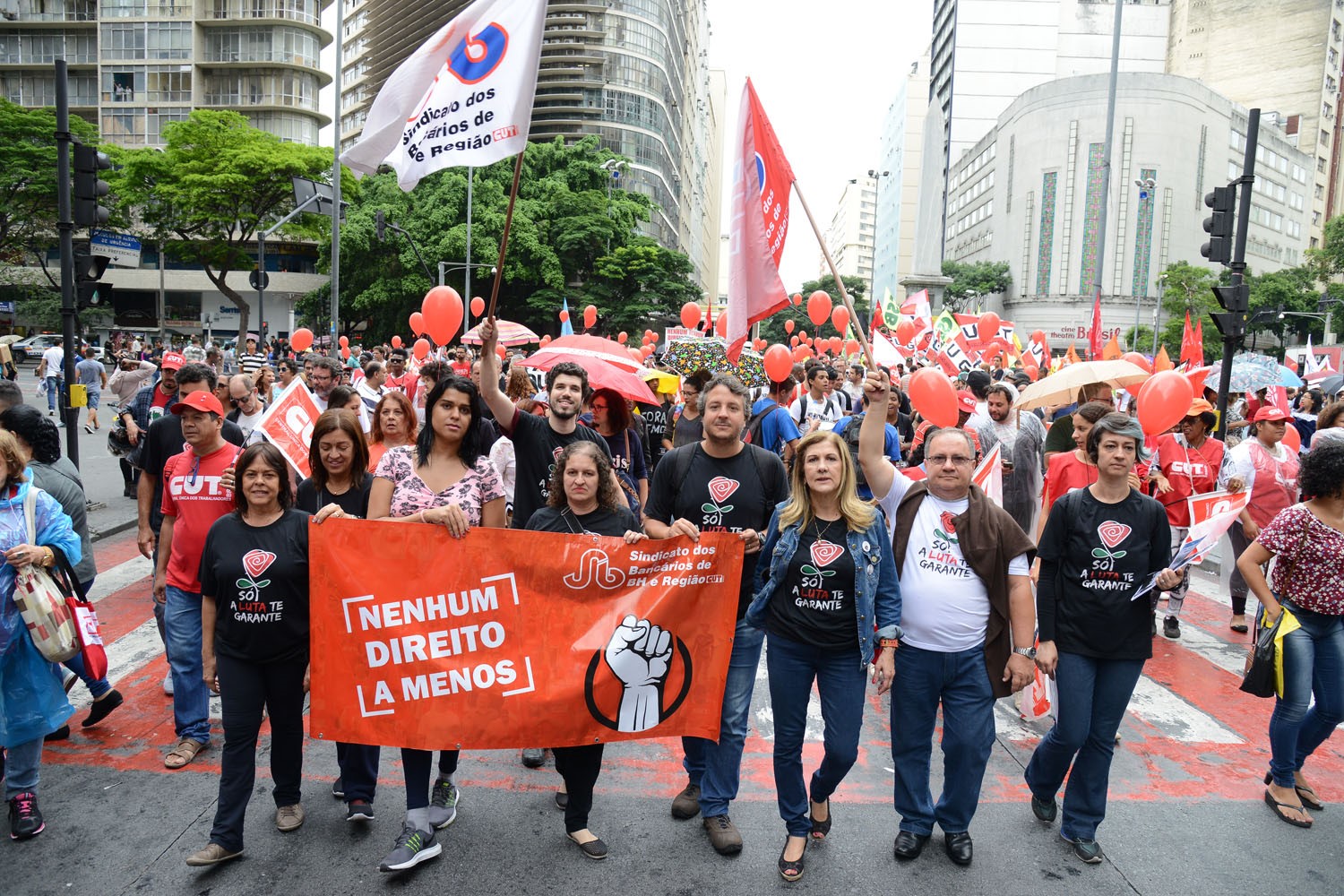 Bancários de BH e Região vão às ruas contra reforma trabalhista e da previdência