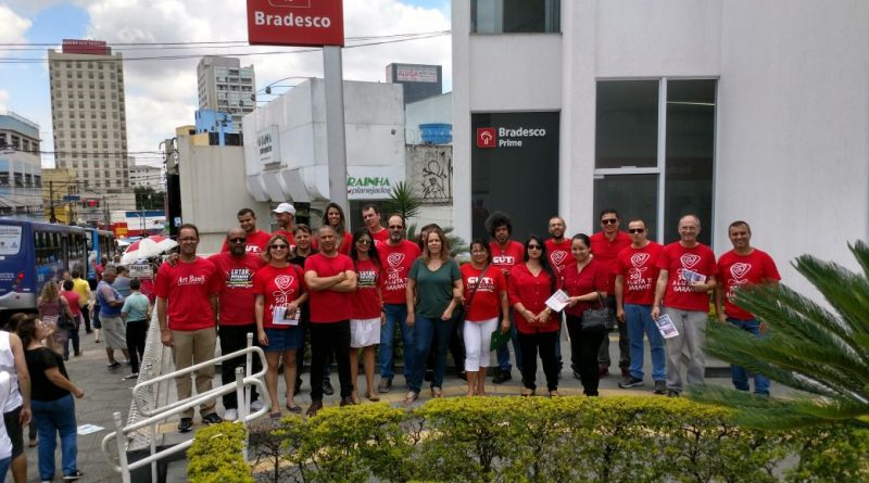 Bancários de Guarulhos realizam atos contra a Reforma da Previdência