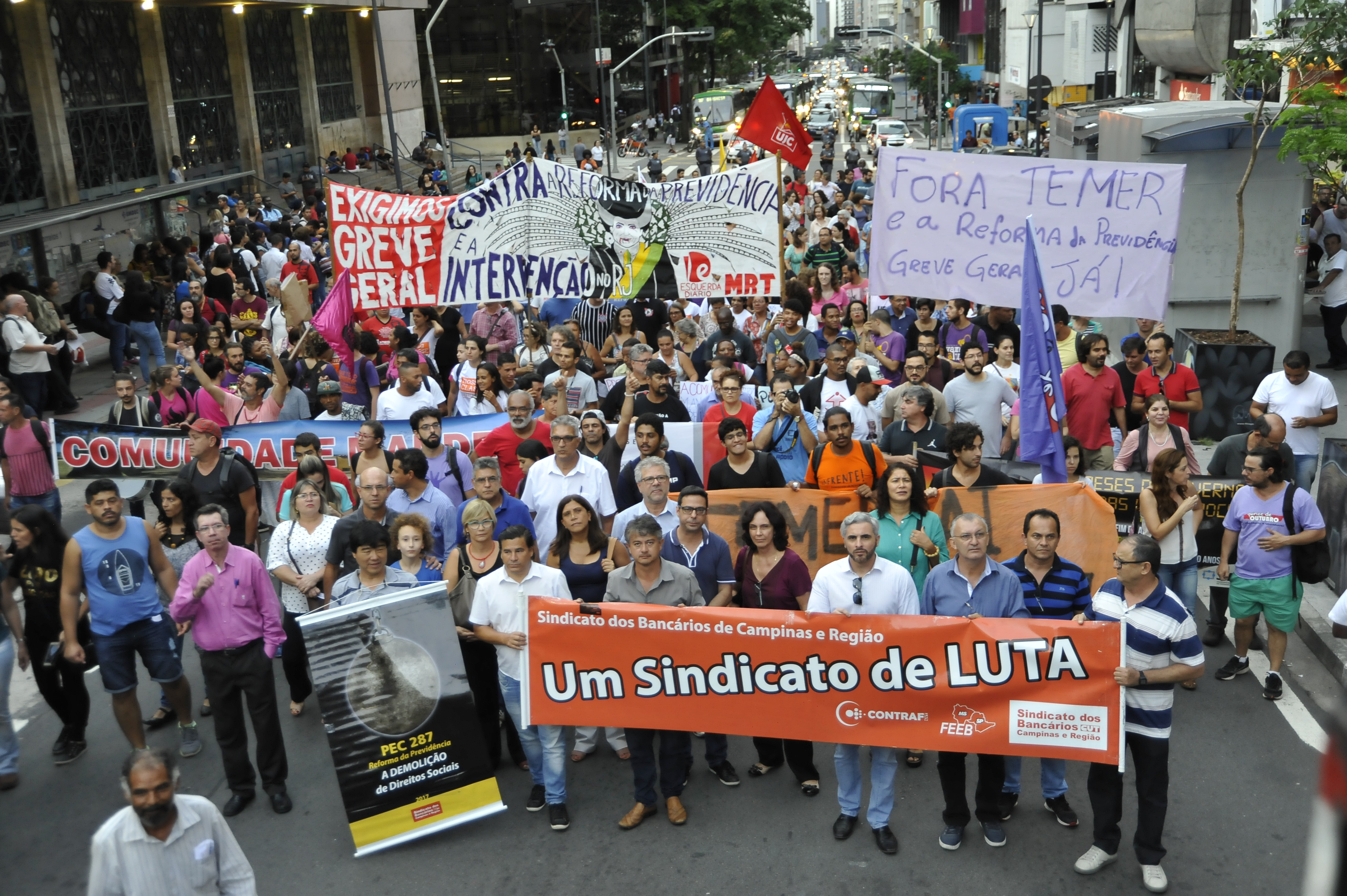 Trabalhadores protestam contra reforma da Previdência Social, em Campinas