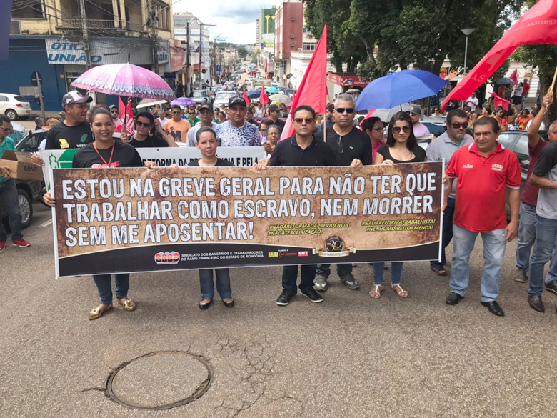 Bancários de Rondônia foram às ruas contra a reforma da previdência