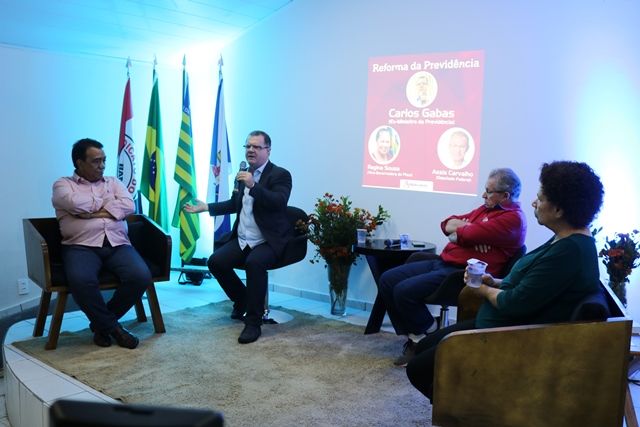 Em seminário dos Bancários do Piauí, ex-ministro da Previdência critica modelo de reforma apresentado