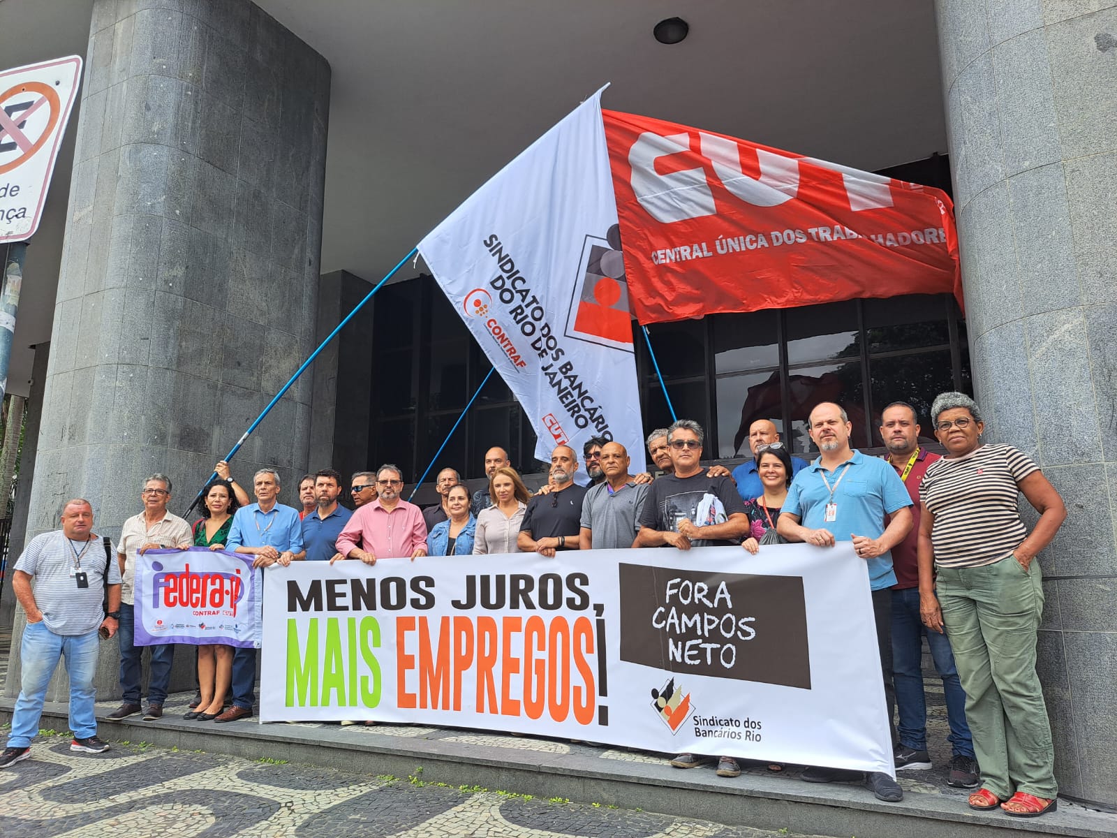 Trabalhadores protestam contra juros altos em todo o Brasil