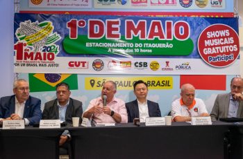 O presidente da CUT, Sérgio Nobre (3º a partir da esquerda), na entrevista coletiva sobre o 1º de Maio de 2024. Foto: AHEAD/CUT