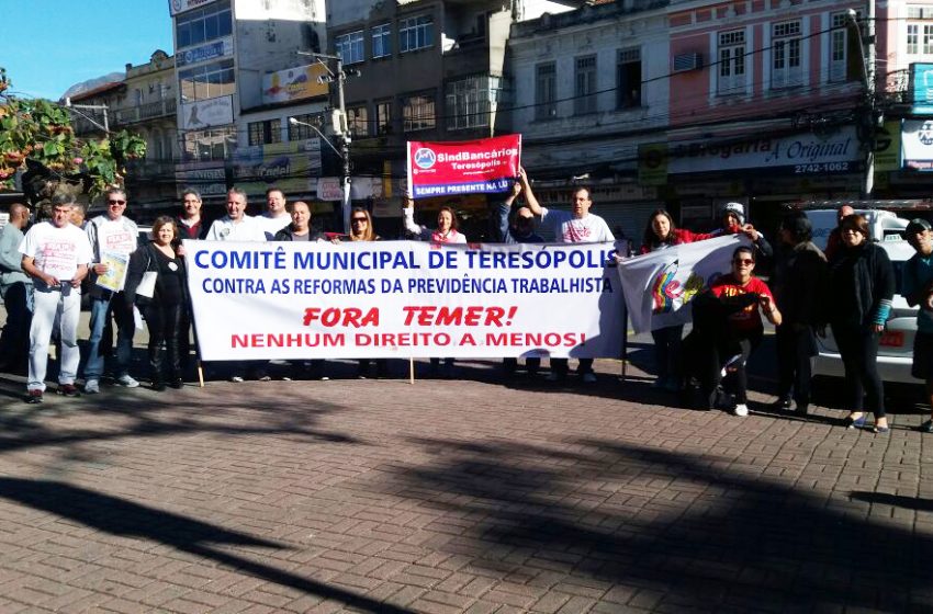 Bancários de Teresópolis  (RJ) em manifestação na cidade
