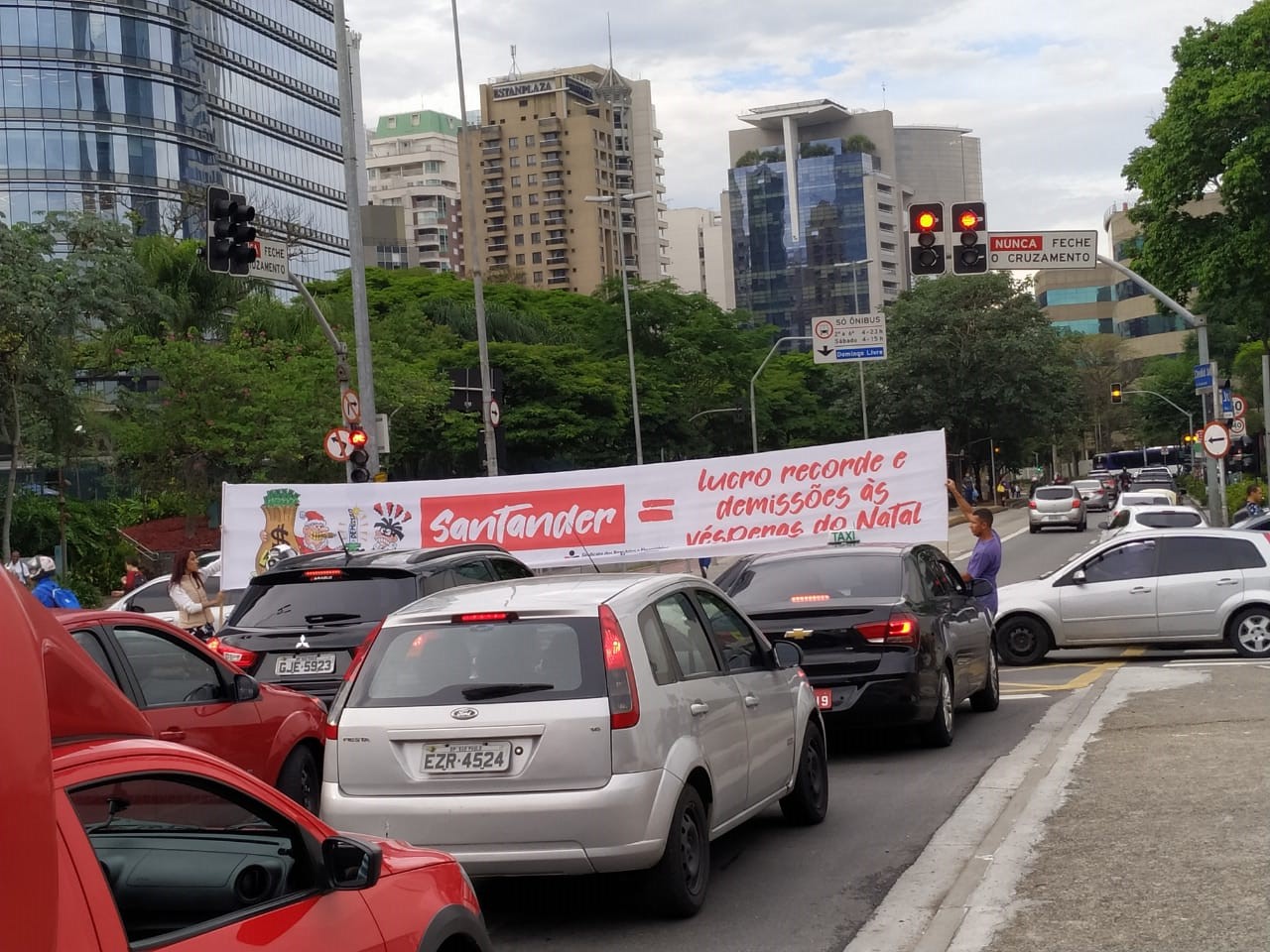Protesto Santander-São Paulo (7)